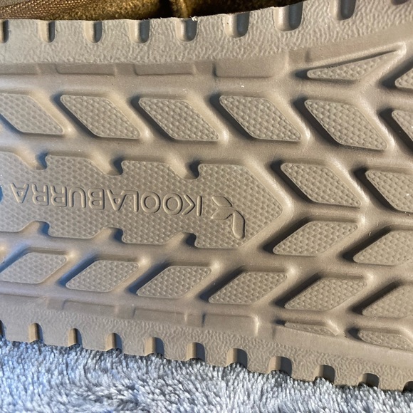 Ugg Kookaburra by UGG 8 
Brown Suede Boots w/Bow 
Faux Fur Lined - Picture 9 of 12